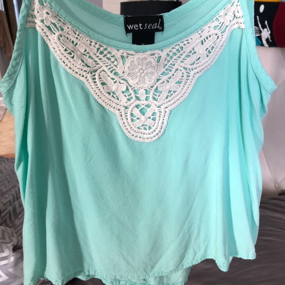 CROP TOP BUNDLE!! - Picture 3 of 8